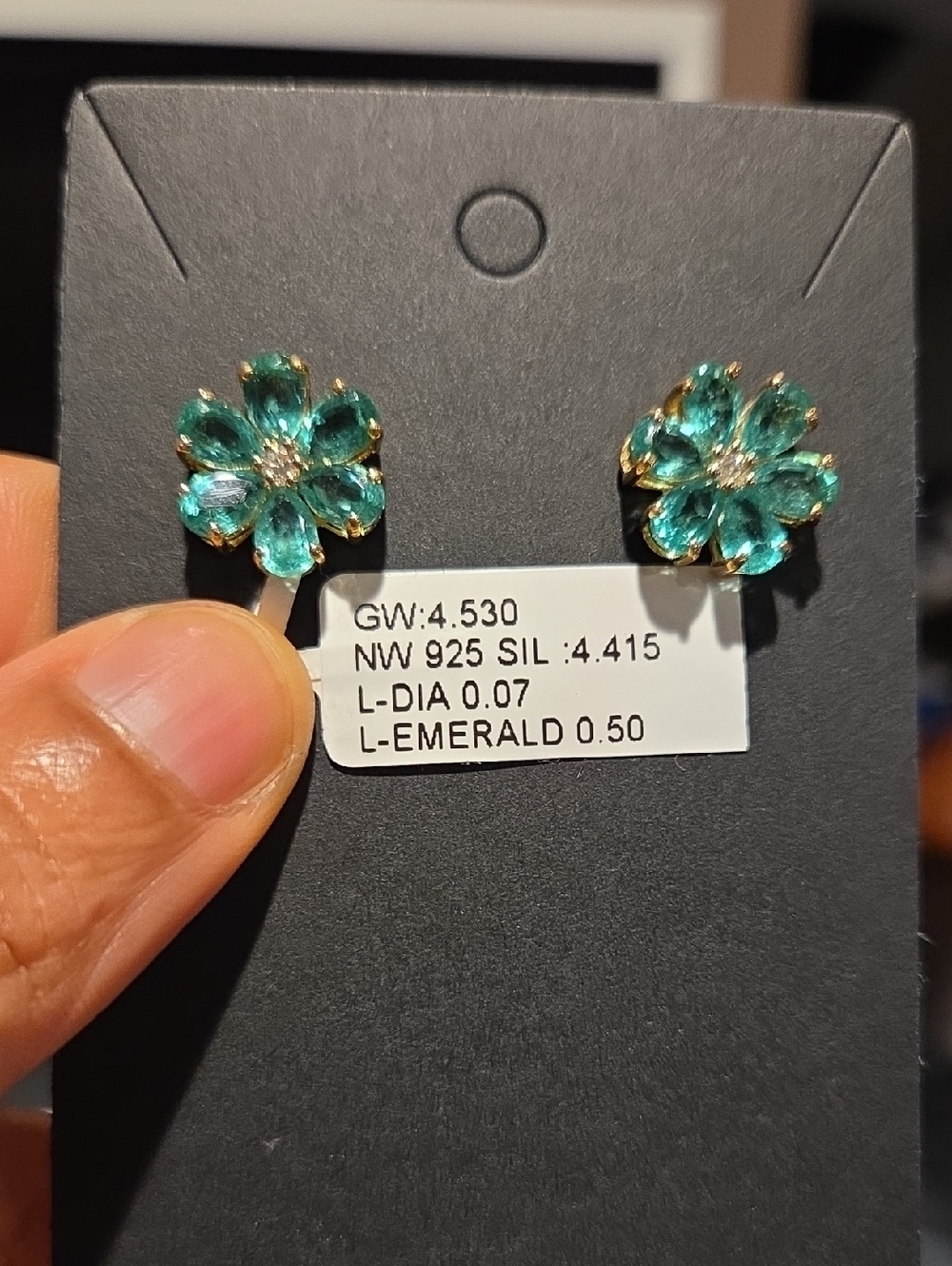 Emerald Green Flower Stud Earrings - 925 Silver
